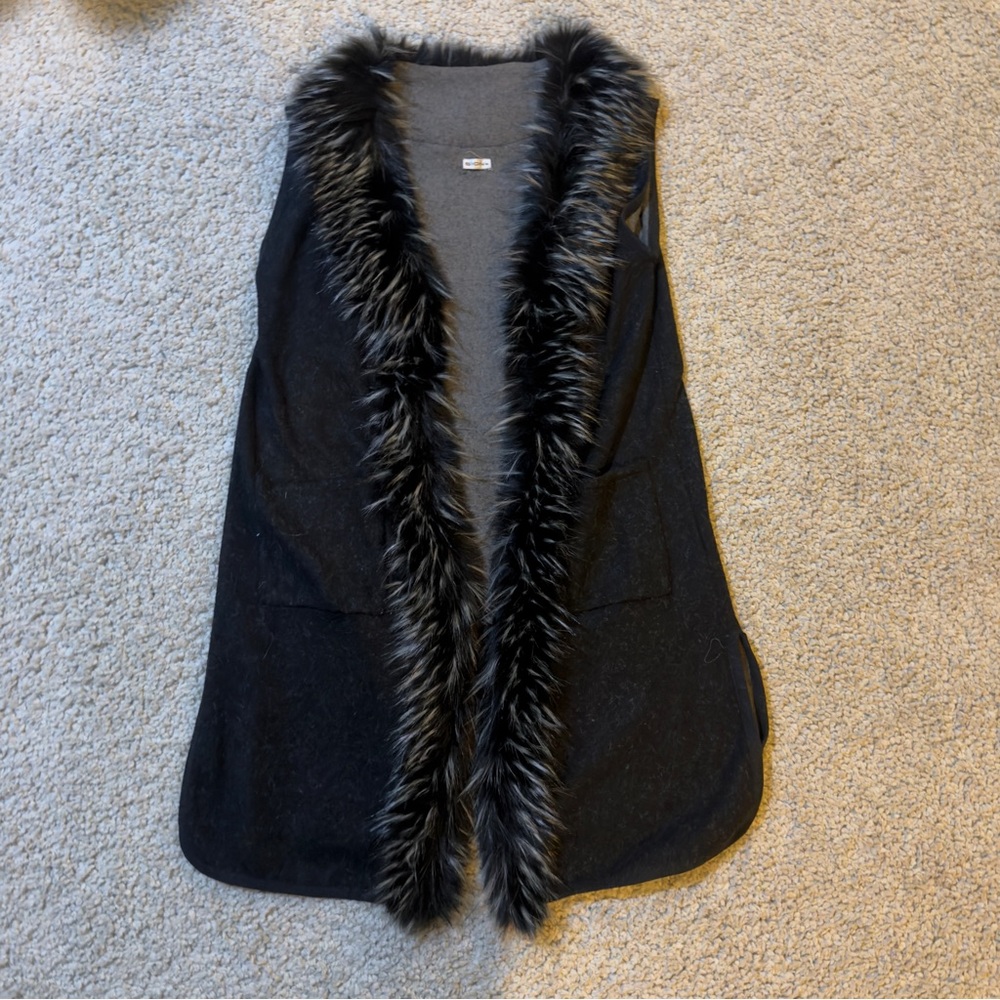 Sioni Black Faux Fur Trim Sweater Vest